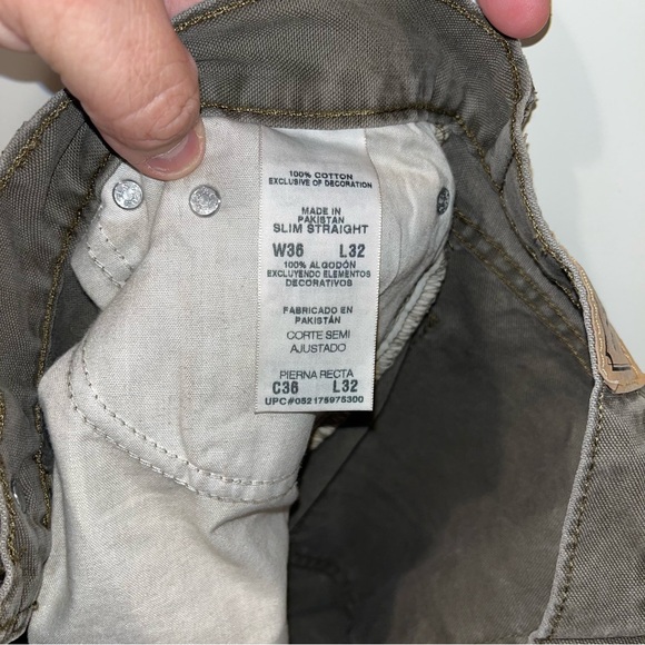 SIGNATURE
SLIM STRAIGHT FIT
BY LEVI STRAUSS & CO.™ mens sz W38 X L32 100% cotton - Picture 4 of 4